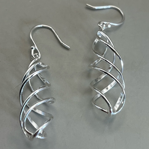 Elegant Sterling Silver Swirl Earrings - Picture 2 of 3